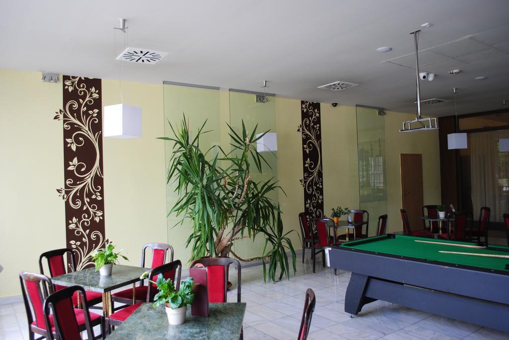 Hotel Claudius Szombathely Exterior photo